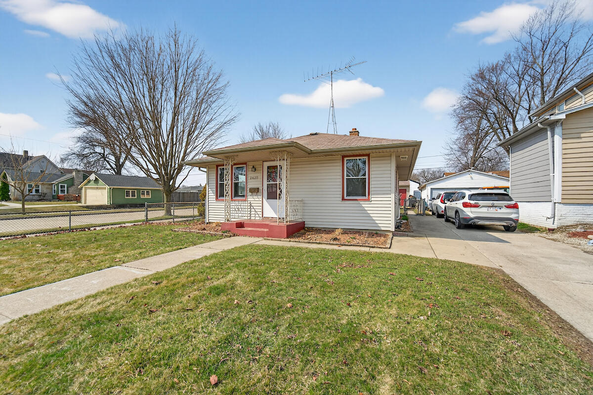 2430 Orchard Street Racine, WI 53405 - Photo 18 of 23 FRONT
