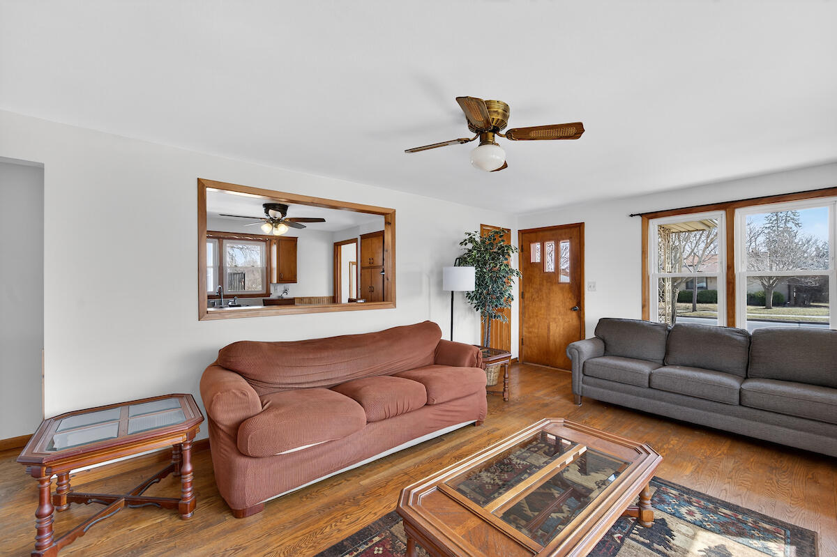 2430 Orchard Street Racine, WI 53405 - Photo 3 of 23 LIVING ROOM