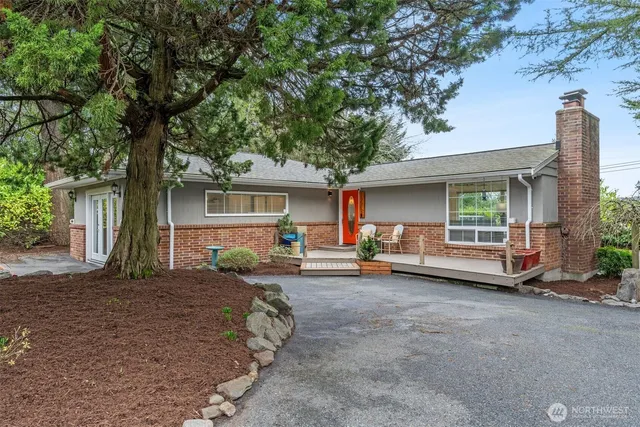 $1,125,000 | 15612 38th Avenue Northeast, Lake Forest Park, WA 98155