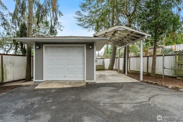 a view of a lake from a yard