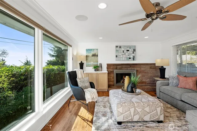 $1,125,000 | 15612 38th Avenue Northeast, Lake Forest Park, WA 98155