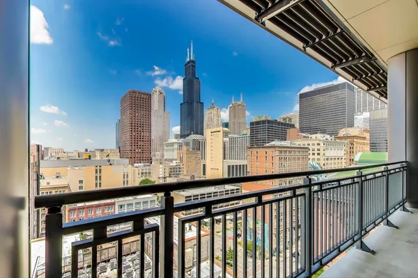 $4,900 | 520 South State Street, Unit 1726, Chicago, IL 60605