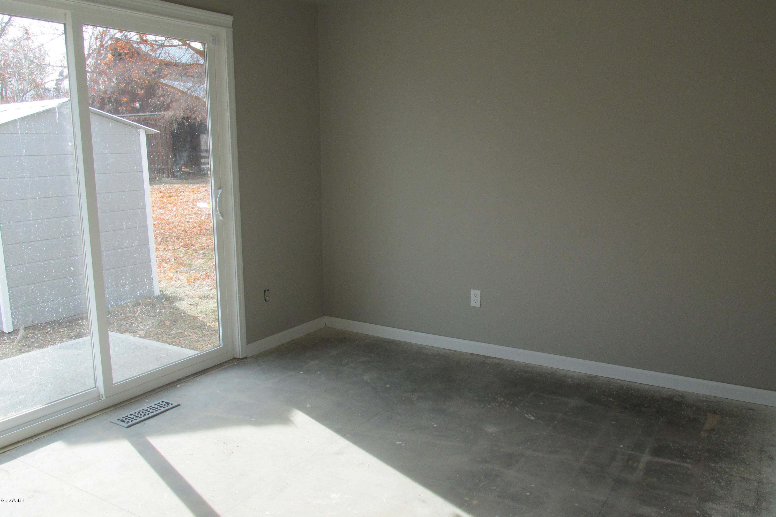 15160 Ahtanum Road Yakima, WA 98903 - Photo 8 of 17 a view of room with window