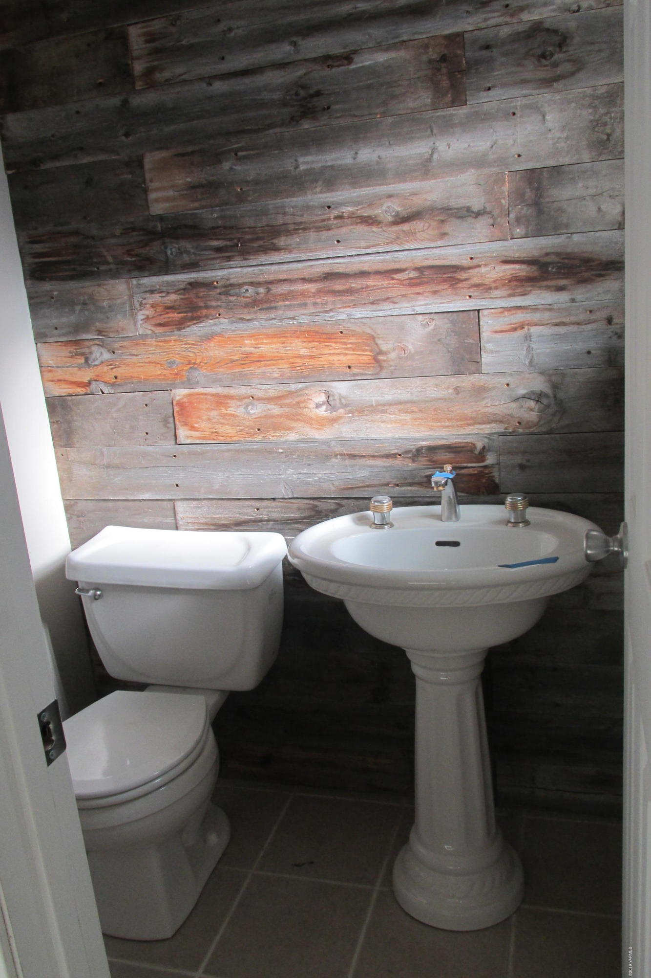 15160 Ahtanum Road Yakima, WA 98903 - Photo 9 of 17 a bathroom with a sink and mirror
