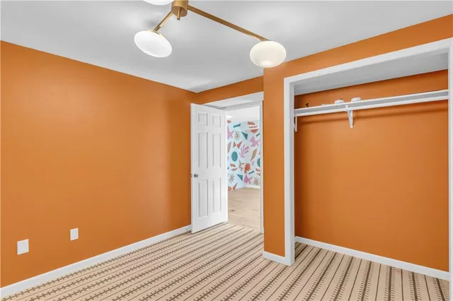 $819,000 | 27 Beach Drive, Lake Tapawingo, MO 64015