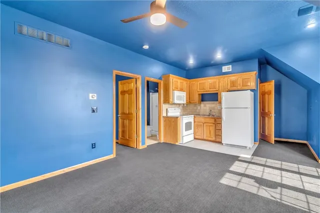 $819,000 | 27 Beach Drive, Lake Tapawingo, MO 64015