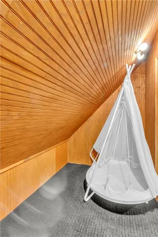 $819,000 | 27 Beach Drive, Lake Tapawingo, MO 64015