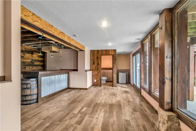 $819,000 | 27 Beach Drive, Lake Tapawingo, MO 64015