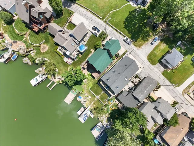 $819,000 | 27 Beach Drive, Lake Tapawingo, MO 64015