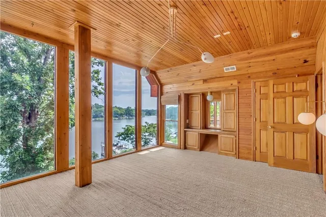 $819,000 | 27 Beach Drive, Lake Tapawingo, MO 64015