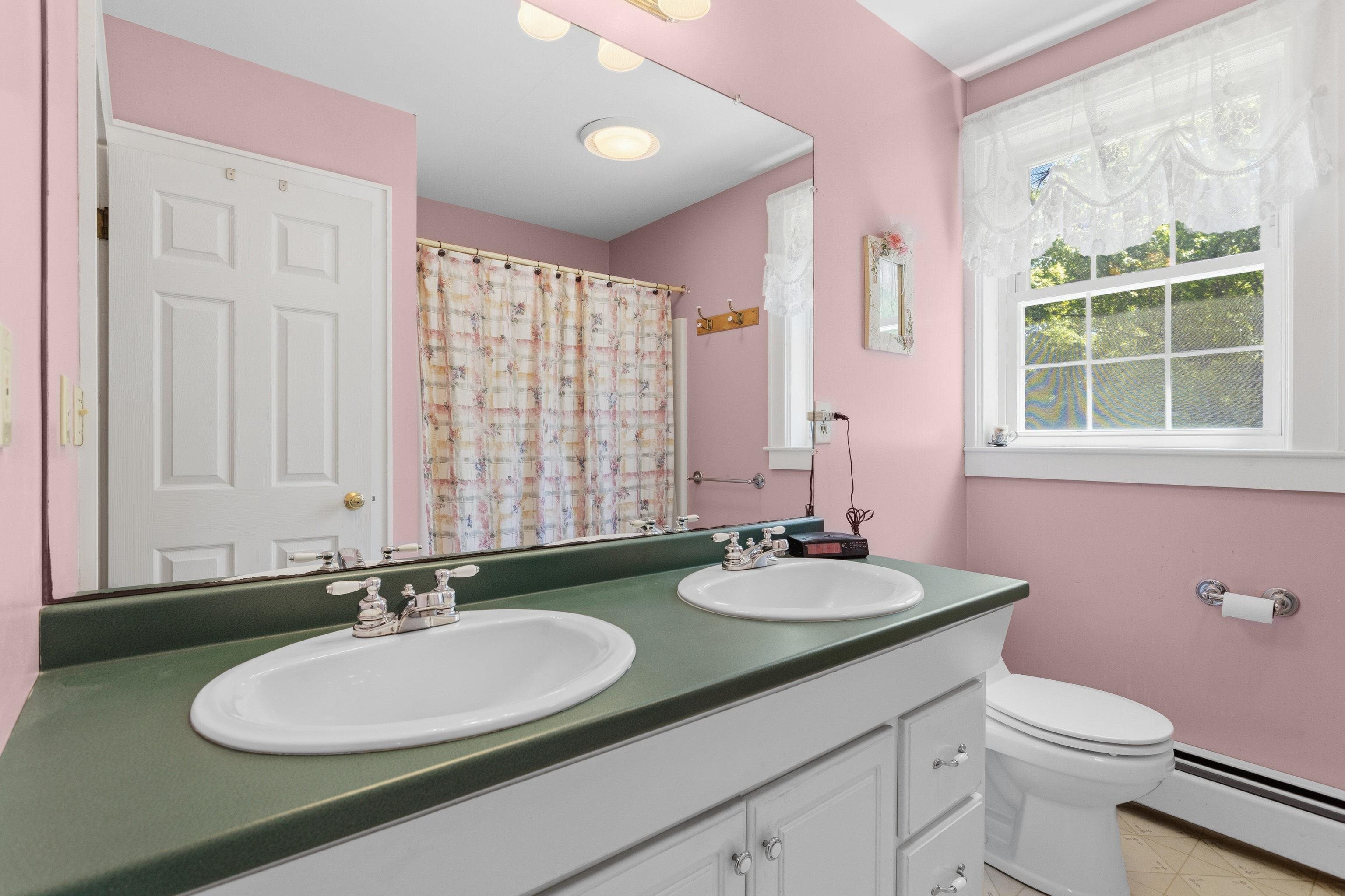 611 Coolidge Avenue Manchester, NH 03102 - Photo 35 of 55