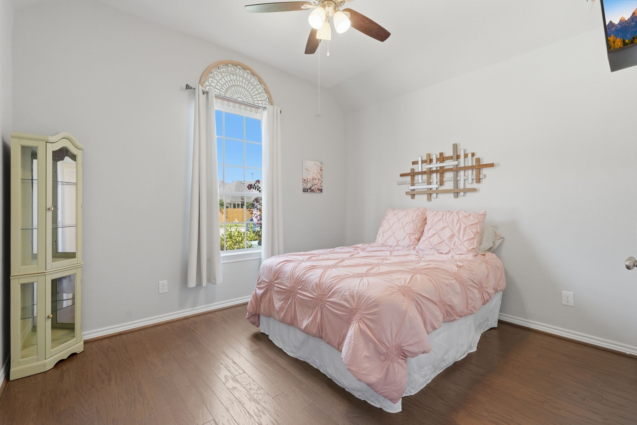 4337 Heavenly Woods Dr Spring Spring, TX 77386 - Photo 20 of 38 Downstairs secondary bedroom.
