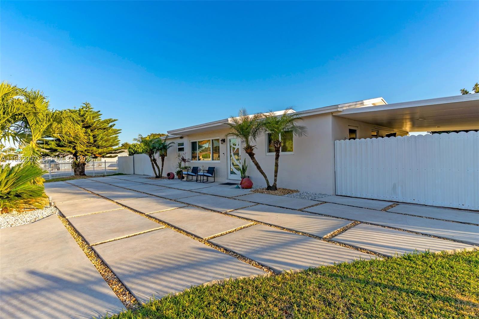 14790 Southwest 285th Street Homestead, FL 33033 - Photo 3 of 27 Gallery Image 3