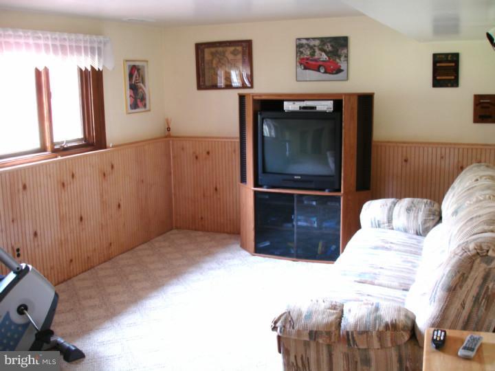 93 Saratoga Road Stratford, NJ 08084 - Photo 7 of 14