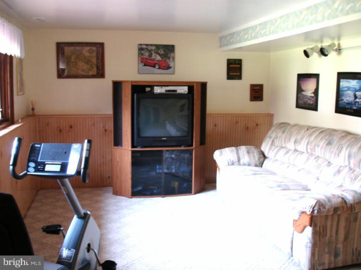 93 Saratoga Road Stratford, NJ 08084 - Photo 8 of 14