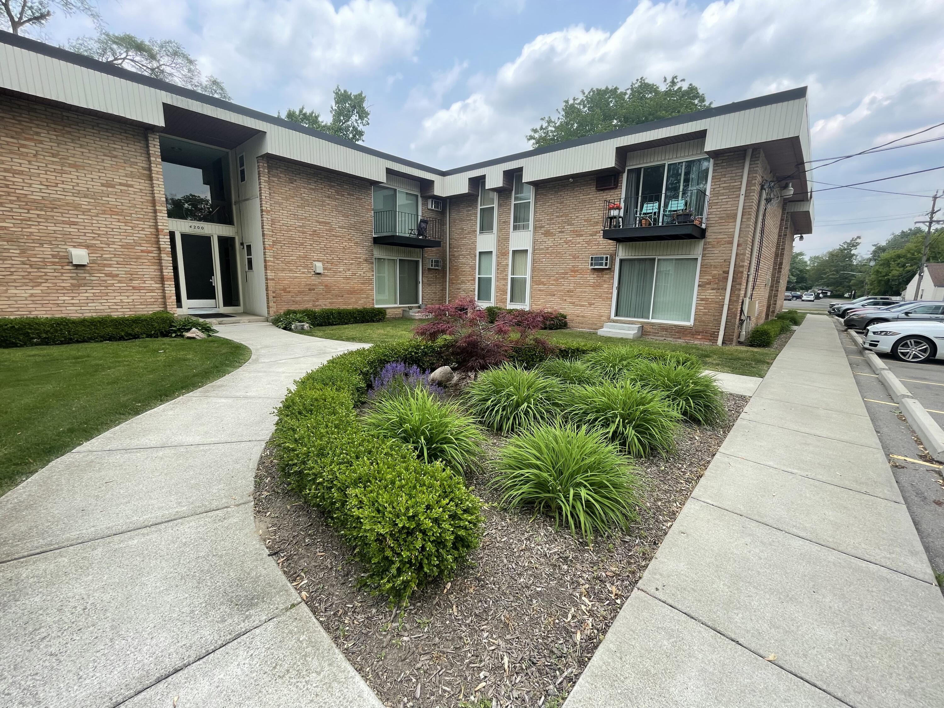4190 Rochester Road, Unit 212 Royal Oak, MI 48073 - Photo 11 of 12 IMG_0715