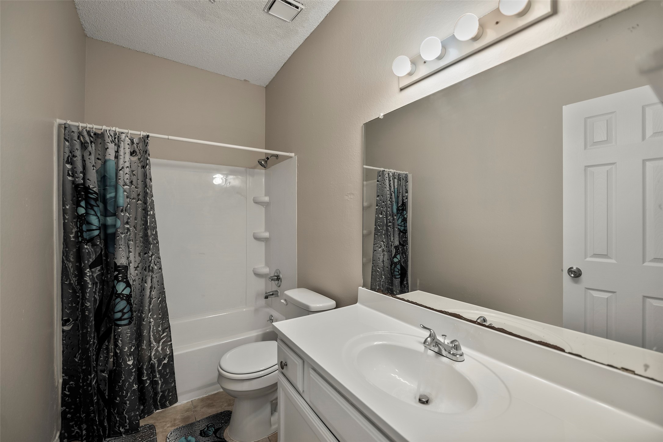 7120 Deer Creek Court Spring, TX 77379 - Photo 12 of 23 Full bathroom.