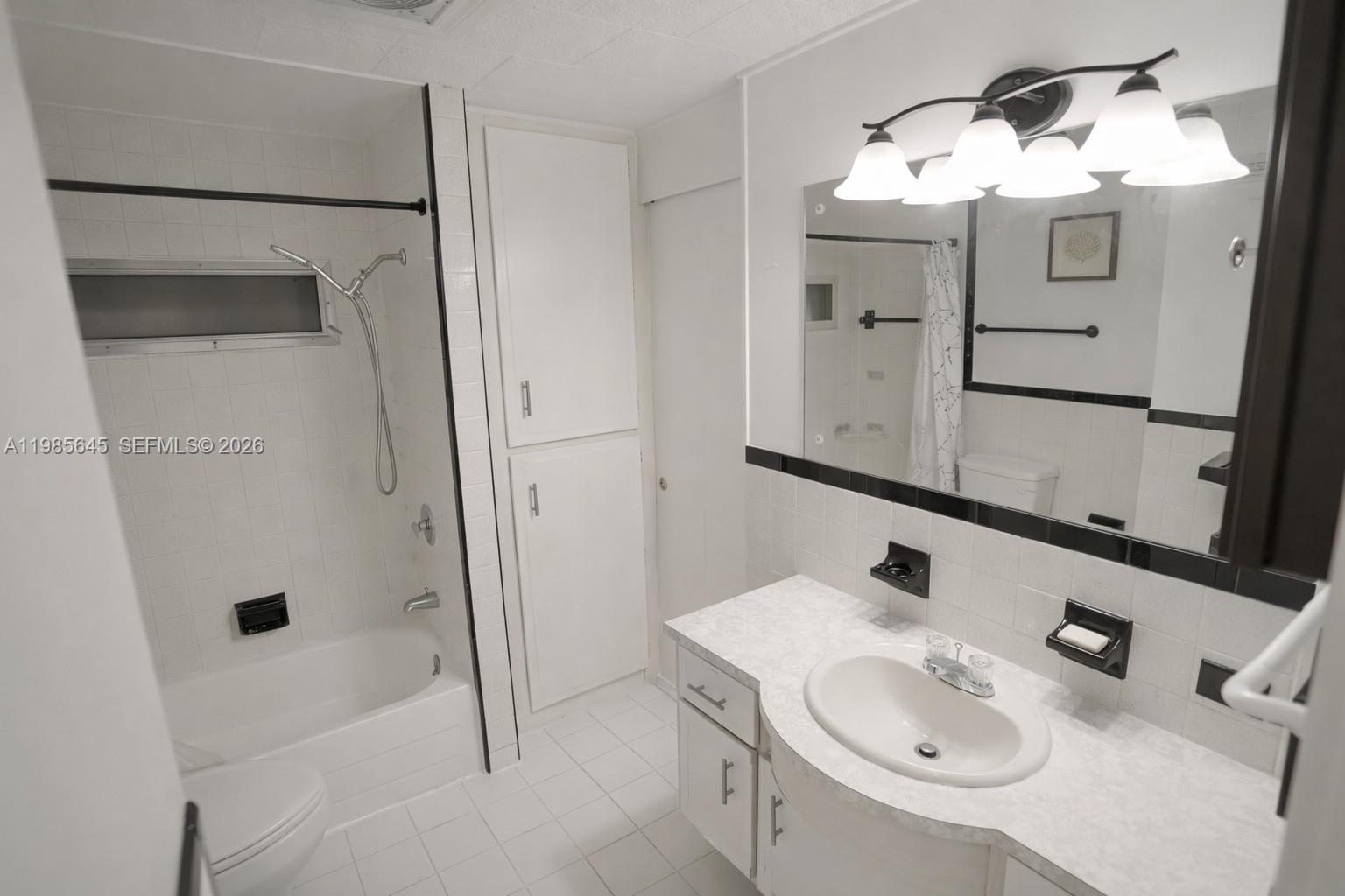 2260 Southwest 85th Way Davie, FL 33324 - Photo 17 of 30