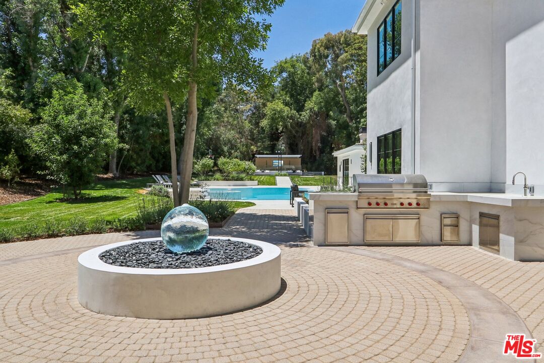 4261 Temma Court Calabasas, CA 91302 - Photo 8 of 27