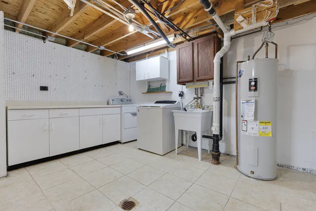 $287,000 | 18-w088 West 16th Street, Villa Park, IL 60181