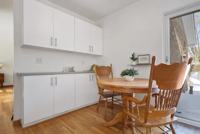 $287,000 | 18-w088 West 16th Street, Villa Park, IL 60181