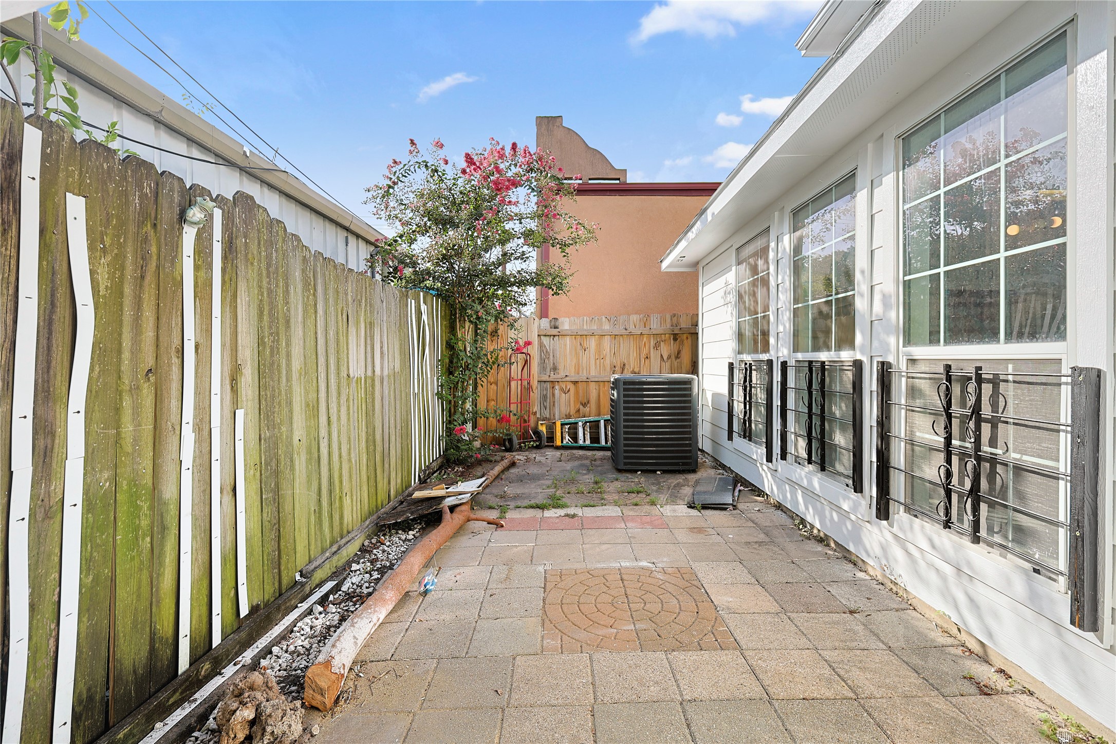 8502 Detroit Street, Unit C Houston, TX 77017 - Photo 20 of 23 Back yard