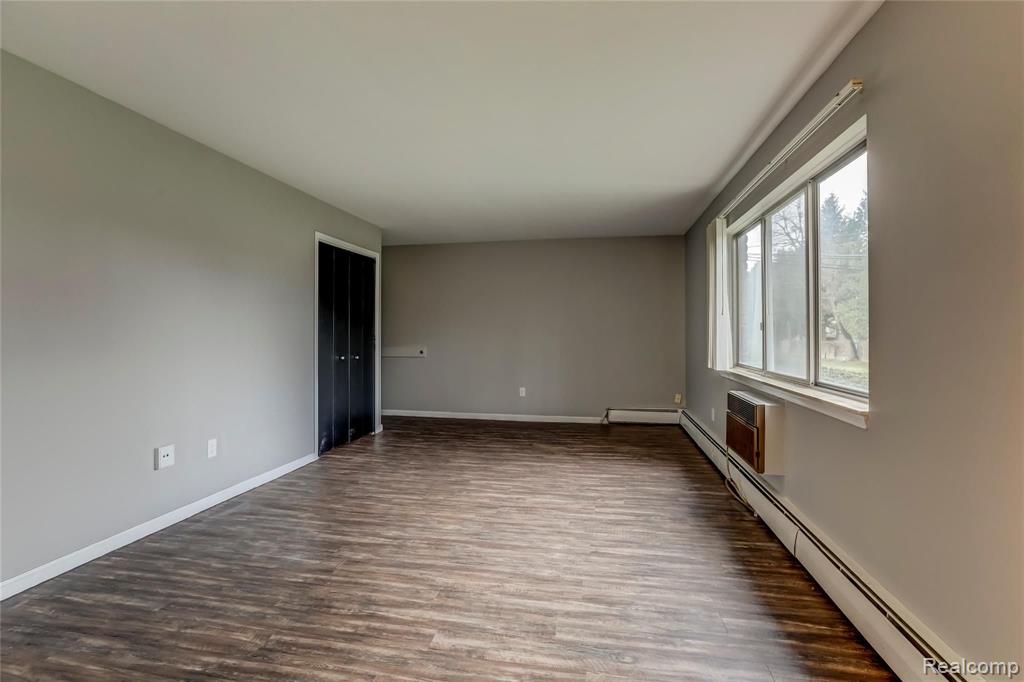 2165 Decker Road, Unit 32 Walled Lake, MI 48390 - Photo 8 of 17