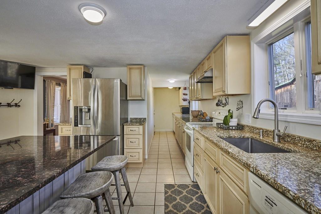 96 Country Club Road Greenfield, MA 01301 - Photo 10 of 42 Gallery Image 10