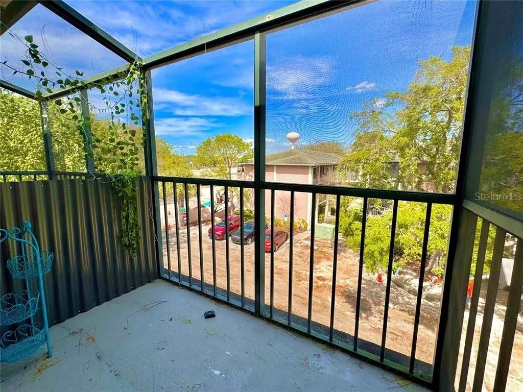 120 Blue Pointe Way, Unit 320 Altamonte Springs, FL 32701 - Photo 18 of 27 a view of a porch