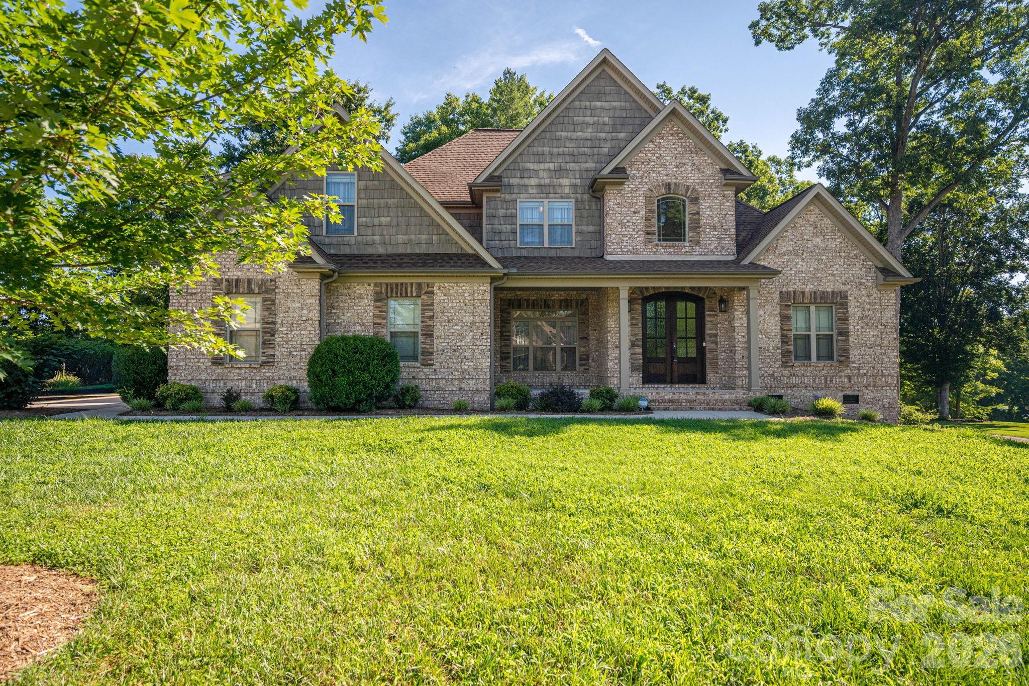 708 Players Ridge Road Hickory, NC 28601 - Photo 3 of 48 Gallery Image 3