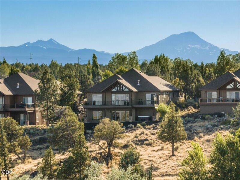 360 Vista Rim Drive Redmond, OR 97756 - Photo 19 of 147