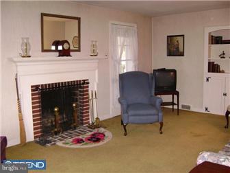 505 Laverock Road Glenside, PA 19038 - Photo 5 of 12 Living Room