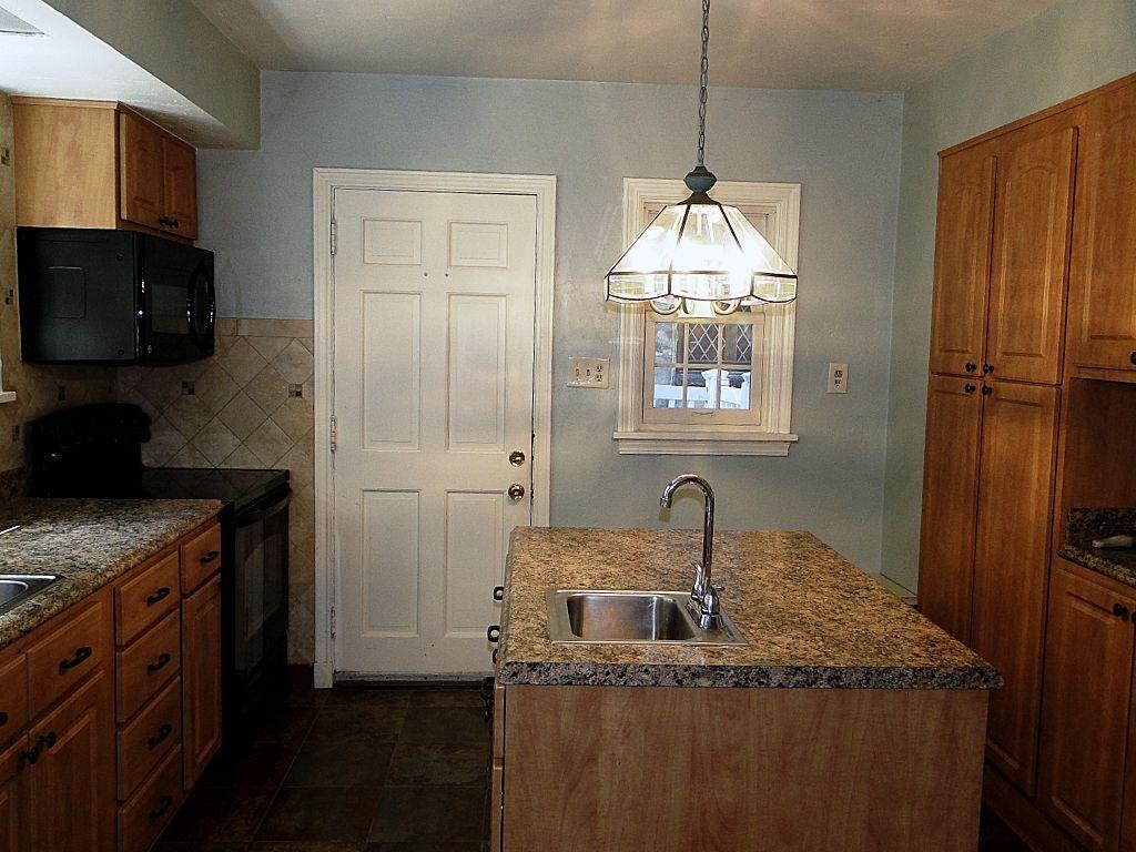 1365 Washington Road Mt. Lebanon, PA 15228 - Photo 11 of 25 Kitchen
