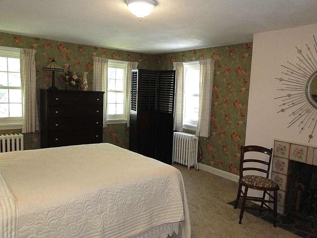 1365 Washington Road Mt. Lebanon, PA 15228 - Photo 14 of 25 2nd Floor Master Bedroom