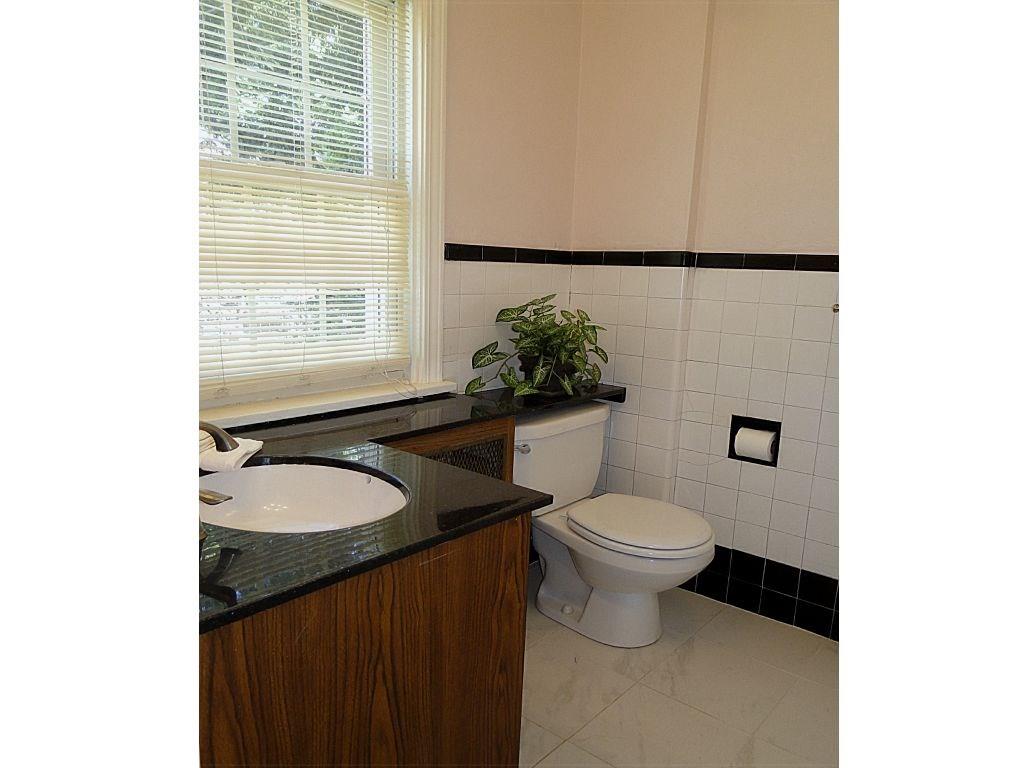 1365 Washington Road Mt. Lebanon, PA 15228 - Photo 17 of 25 Master Bath