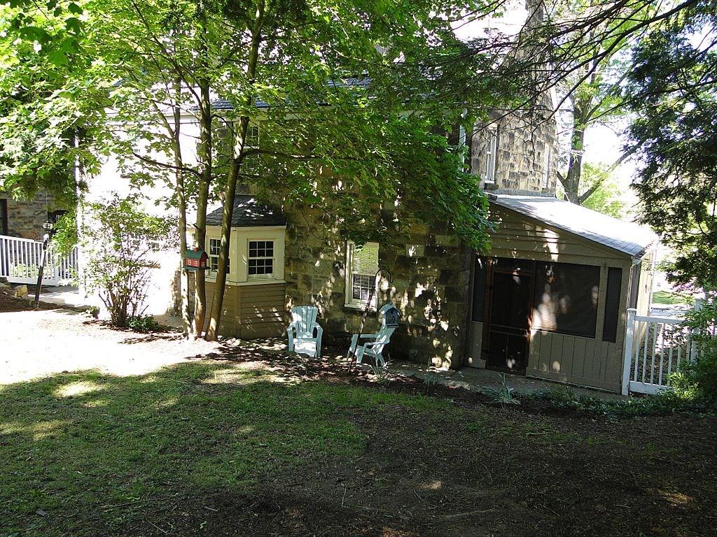 1365 Washington Road Mt. Lebanon, PA 15228 - Photo 22 of 25 Exterior Back