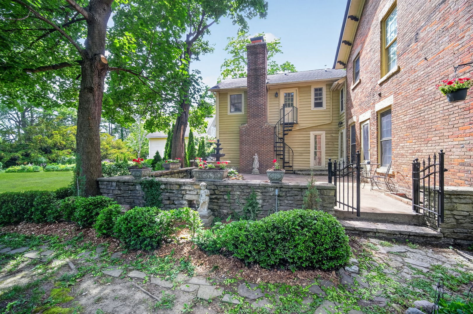 36W927 Red Gate Road St. Charles, IL 60175 - Photo 26 of 47