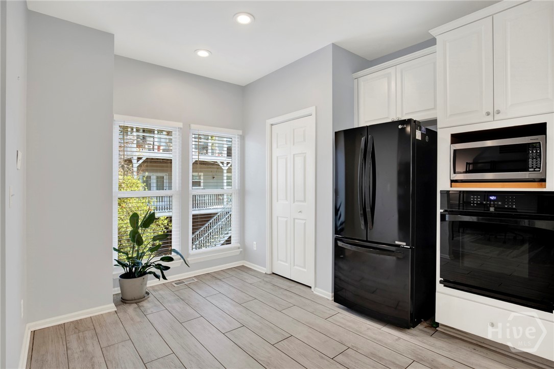 5 Lighthouse Lane, Unit A Tybee Island, GA 31328 - Photo 14 of 40 Breakfast area
