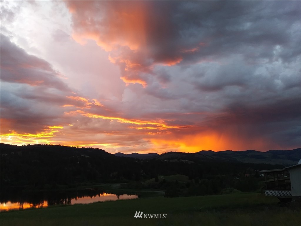 58 Heron Loop Road Republic, WA 99166 - Photo 24 of 30 a view of sunset and mountains