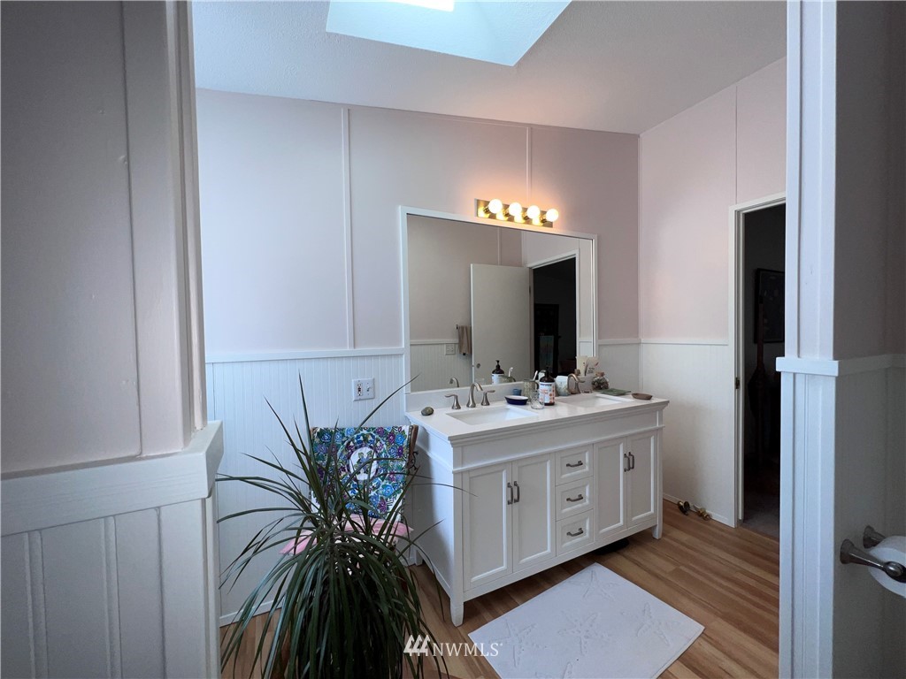 58 Heron Loop Road Republic, WA 99166 - Photo 10 of 30 a view of bathroom with dual sinks
