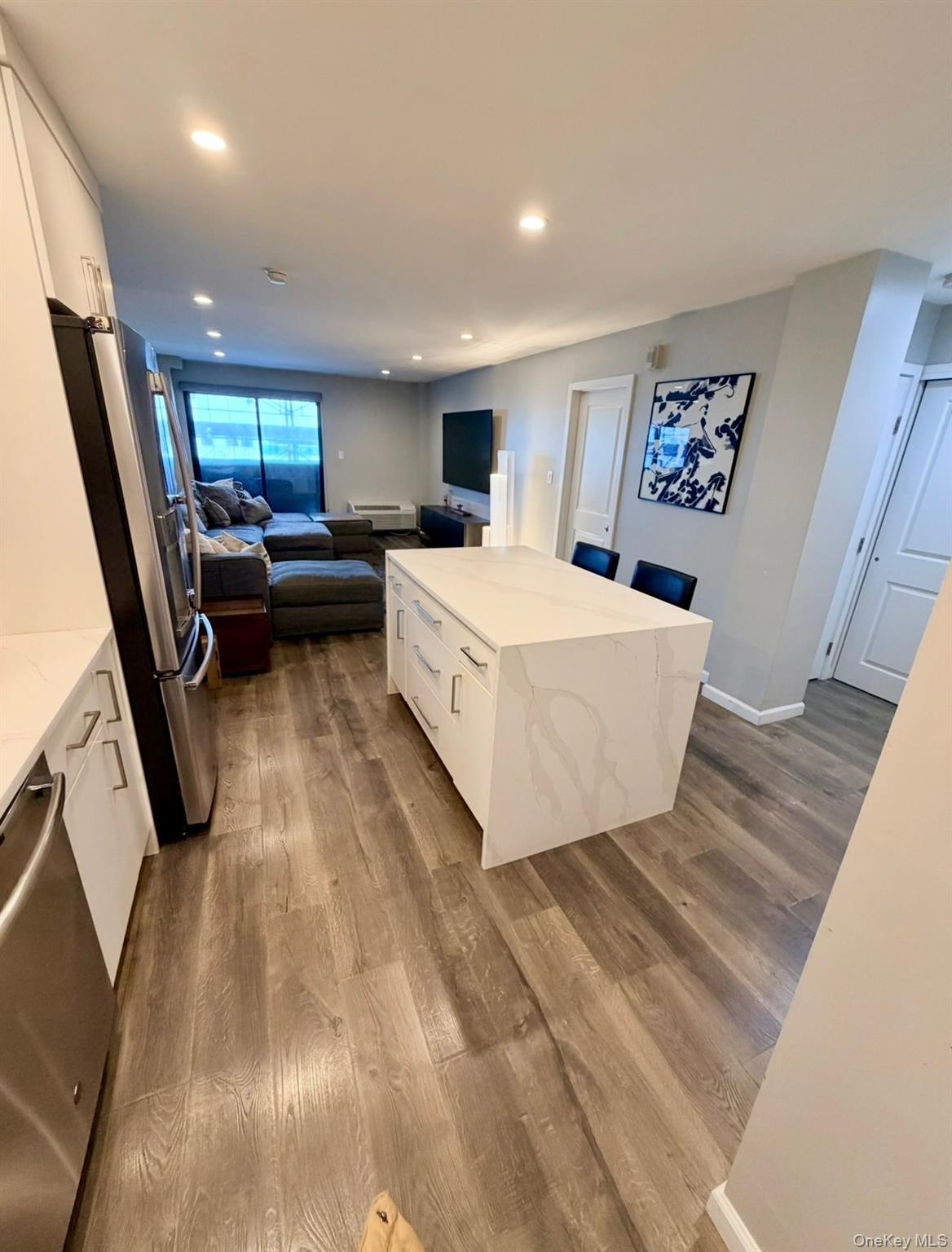 360 Shore Road, Unit 9B Long Beach, NY 11561 - Photo 3 of 18