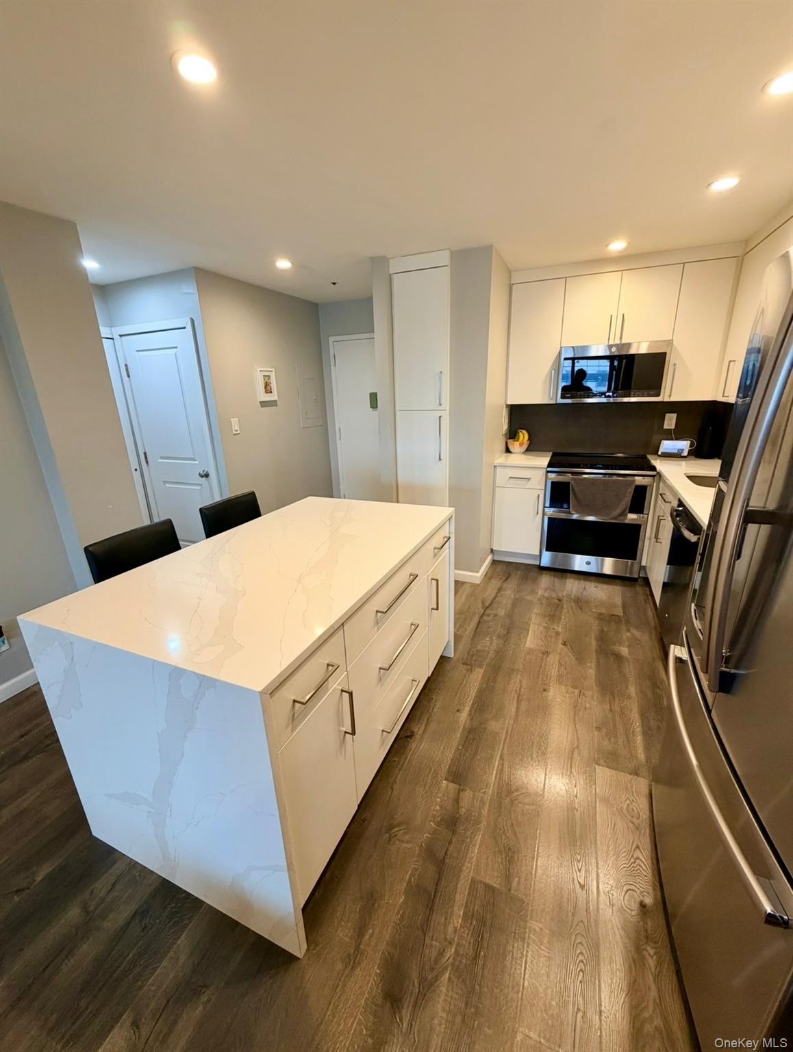 360 Shore Road, Unit 9B Long Beach, NY 11561 - Photo 5 of 18