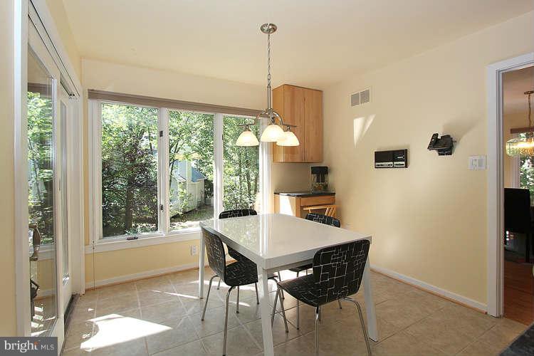 12004 North Walnut Branch Road Reston, VA 20194 - Photo 15 of 29 Kitchen