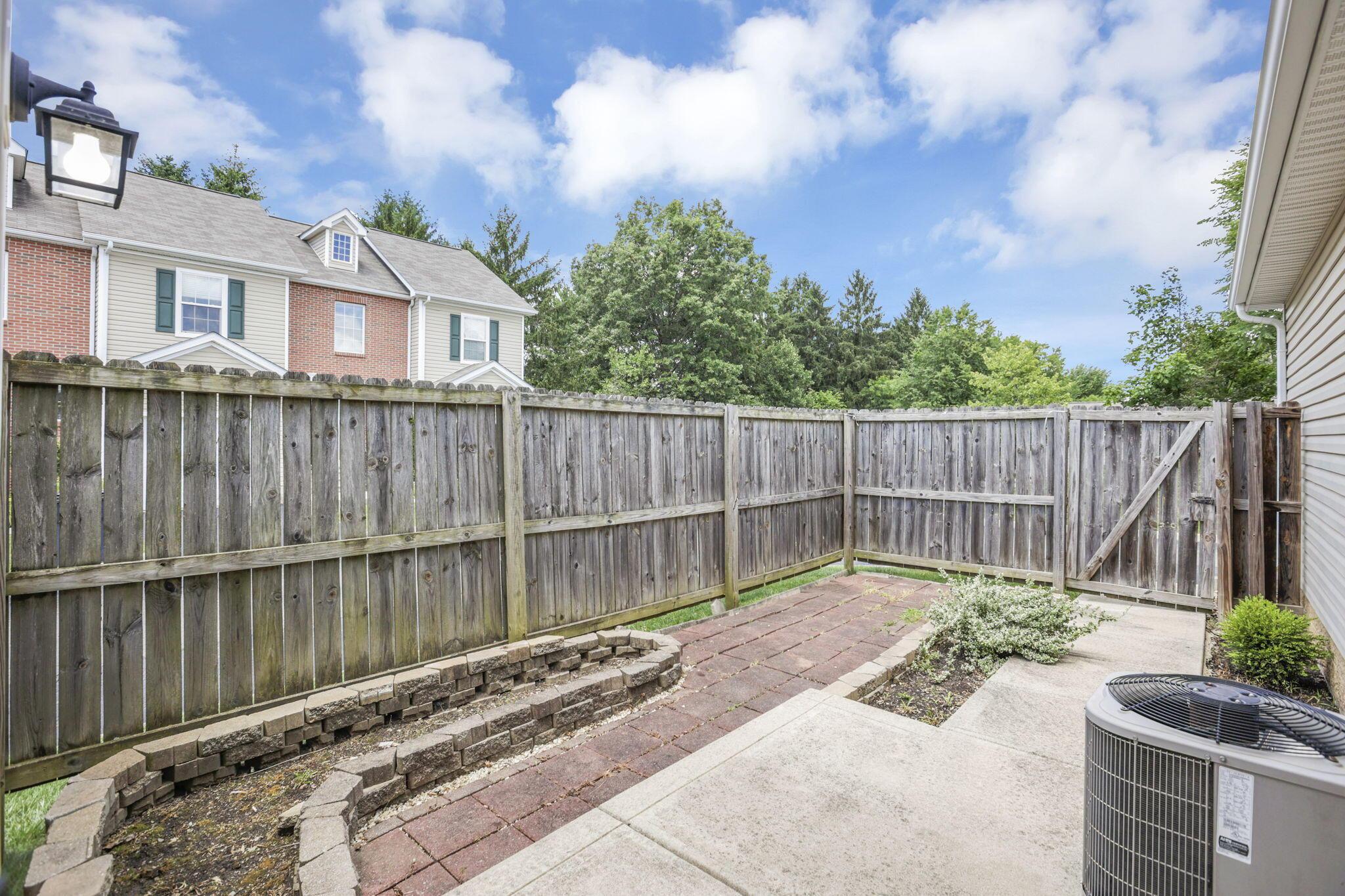 120 Gifford Road Columbus, OH 43235 - Photo 23 of 31 Patio