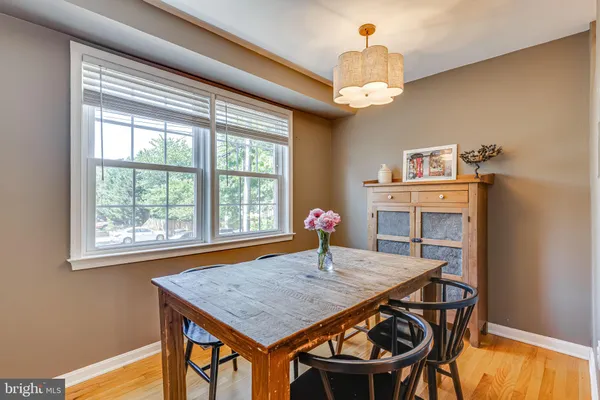 $3,995 | 912 Green Street, Alexandria, VA 22314