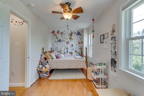 $3,995 | 912 Green Street, Alexandria, VA 22314