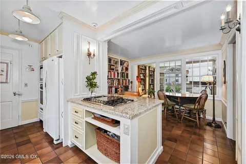 $3,195,000 | 14 Upland Drive, Greenwich, CT 06831