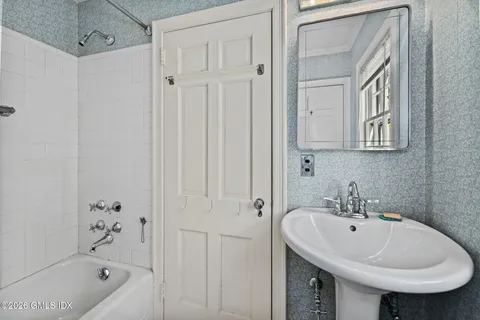 $3,195,000 | 14 Upland Drive, Greenwich, CT 06831