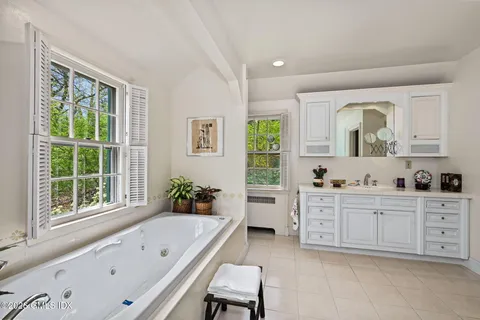 $3,195,000 | 14 Upland Drive, Greenwich, CT 06831