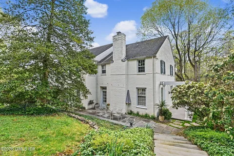 $3,195,000 | 14 Upland Drive, Greenwich, CT 06831
